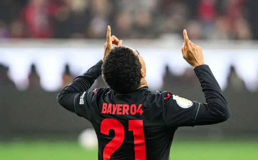 九游BT版下载关于蒂姆在阿森纳比赛中刷新纪录，出色发挥引发热议！赛场气氛高涨的信息