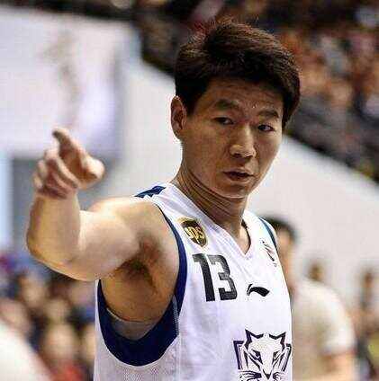 包含密尔沃基雄鹿围绕意大利杯止住颓势风云突变广厦男篮转会期扳平良机，媒体一致点评：CBA季后赛集结日再迎强敌的词条